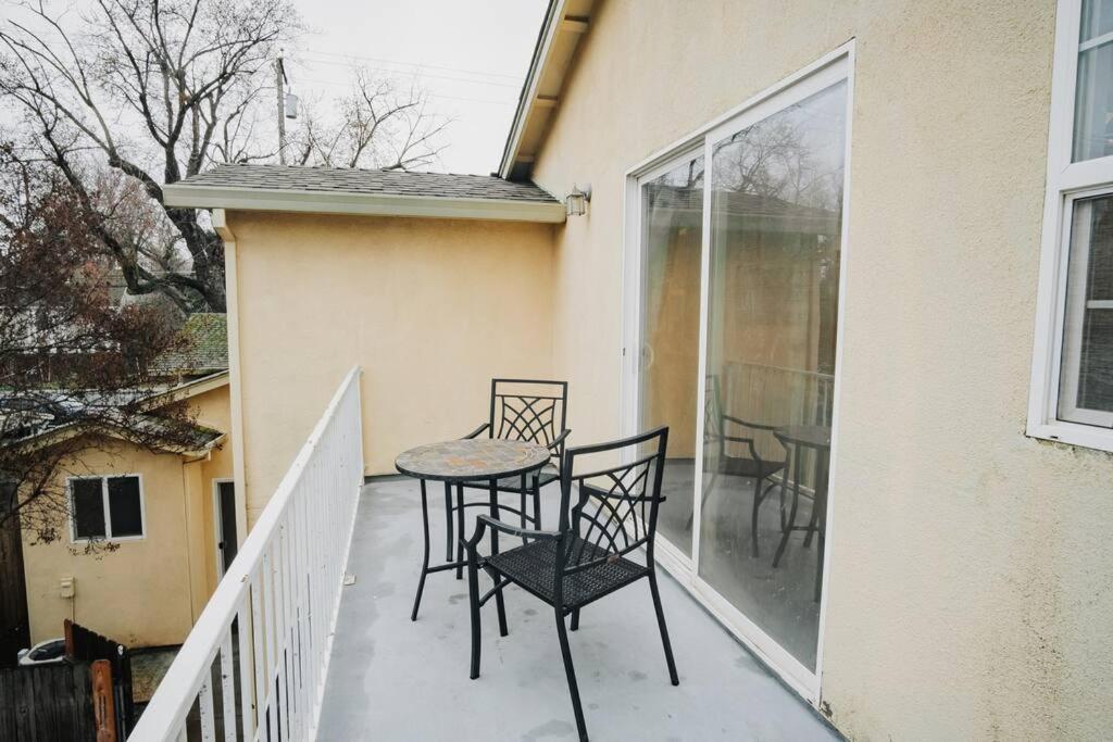 Gorgeous Upstairs Studio With Patio And Laundry Chico Zewnętrze zdjęcie