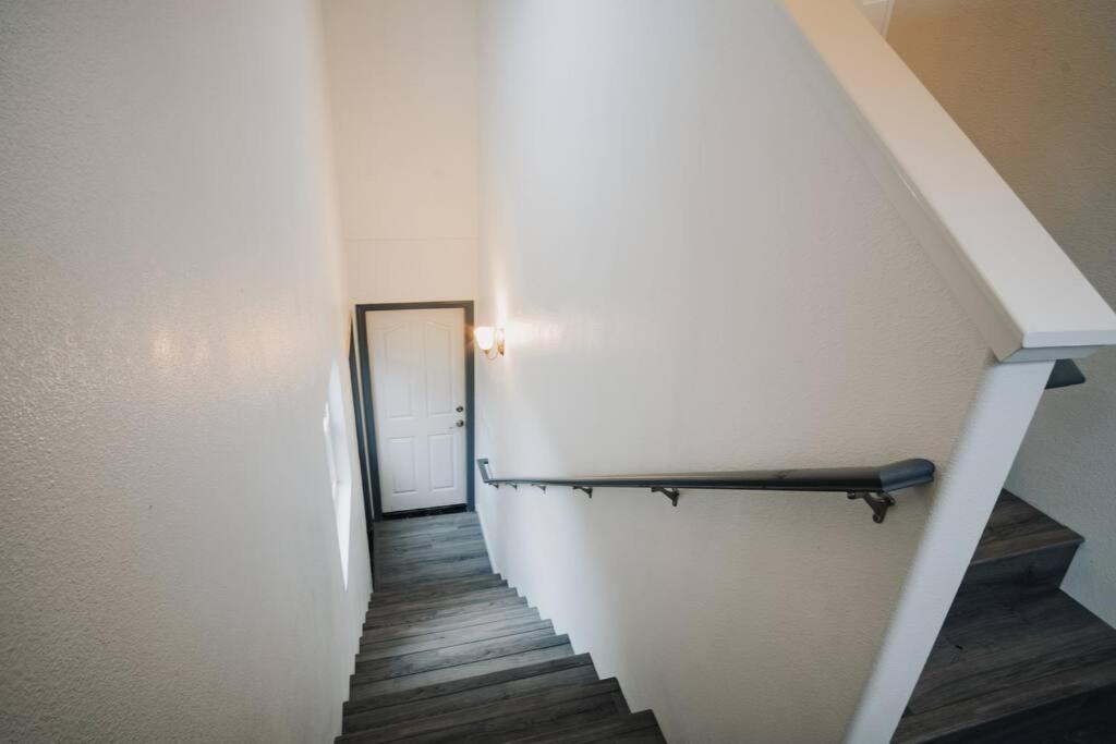 Gorgeous Upstairs Studio With Patio And Laundry Chico Zewnętrze zdjęcie